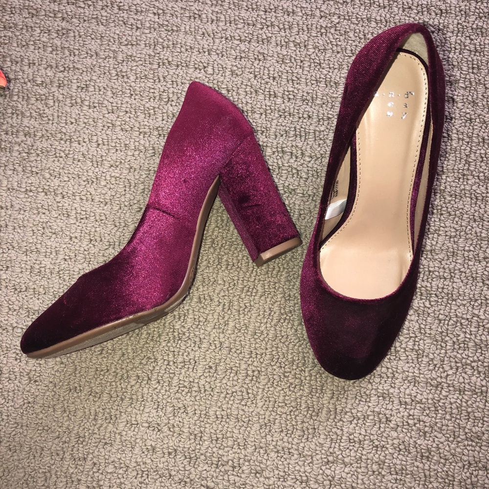 Maroon heel